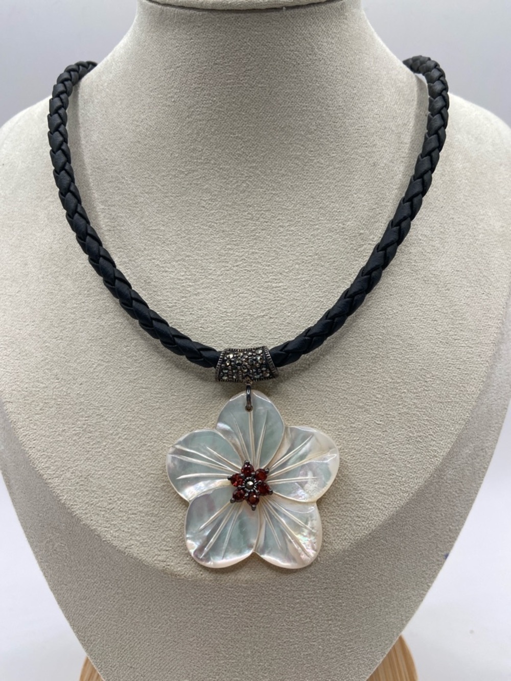 Sterling Silver Mother Of Pearl Marcasite Flower Pendant Necklace 18”L